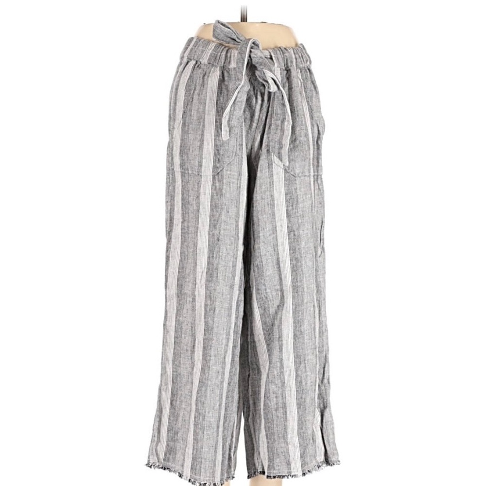 Caslon Gray and White Striped Cropped Pants